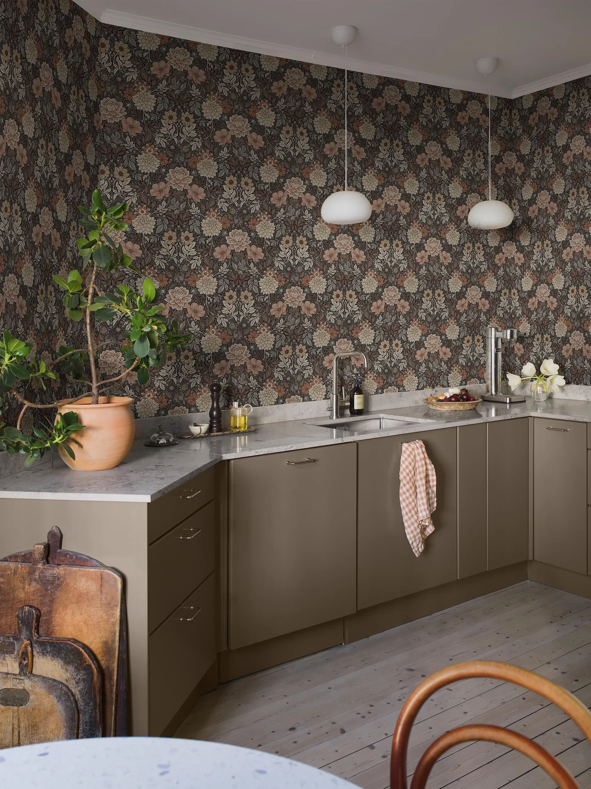 tapeet, tapeedid, elutoa tapeet, magamistoa tapeet, köögitapeet, pruunid tapeedid, hallid tapeedid